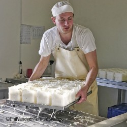 Le Carré du Vinage, fromage fabriqué de façon artisanale à la ferme du Vinage